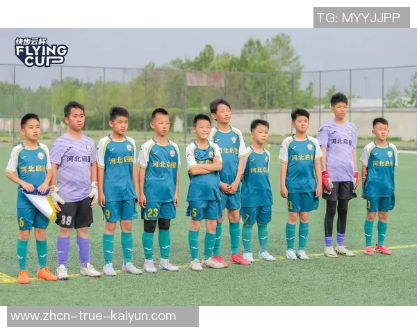 掌控足球场上的每一个瞬间探索控制球员的足球游戏新体验